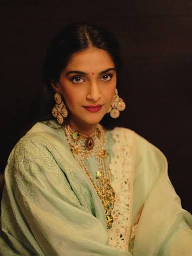 House of Sonam Kapoor logo